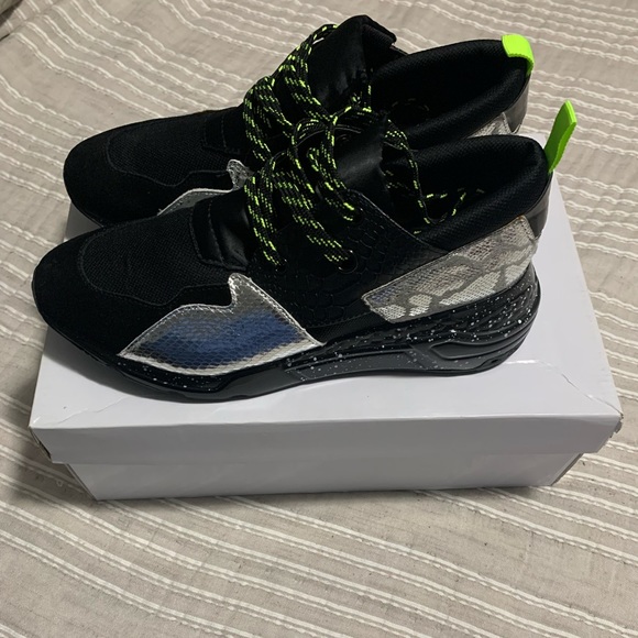 Men’s Steve Madden sneaker - Picture 7 of 10